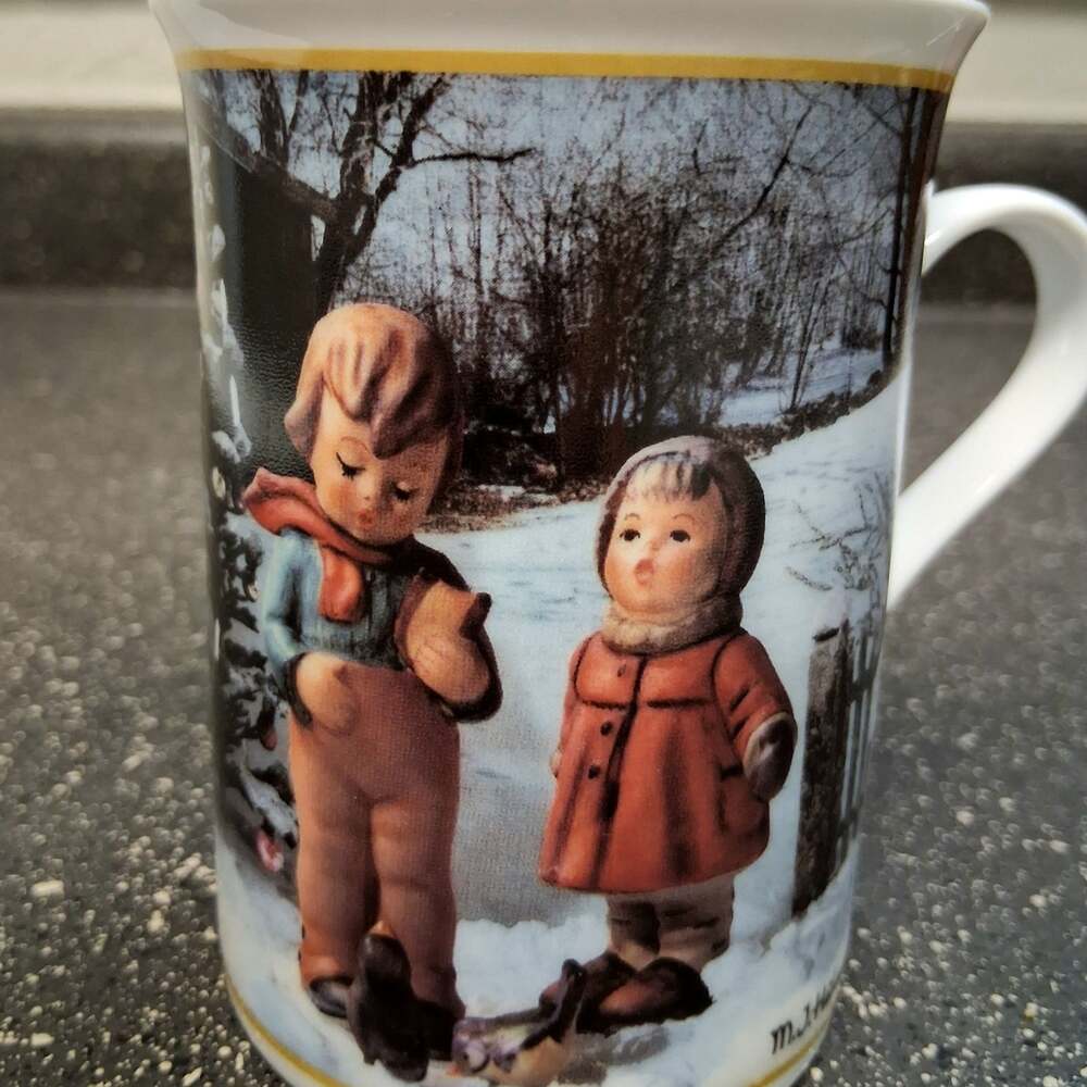 M.I. Hummel Fine Porcelain Collector Mug Winter Song December Danbury Mint